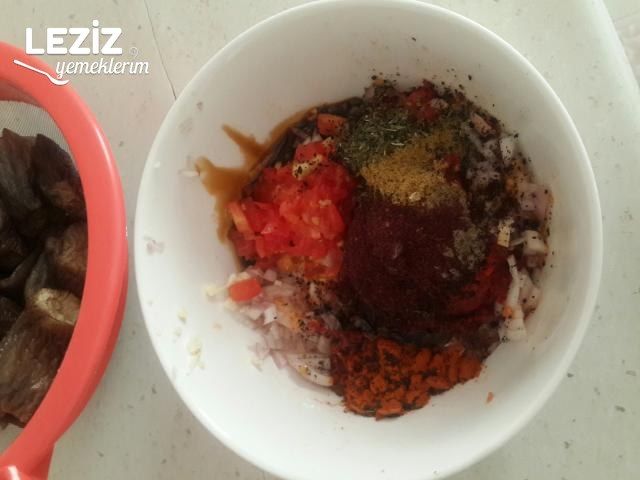 Kuru Patlıcan Dolması