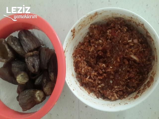 Kuru Patlıcan Dolması