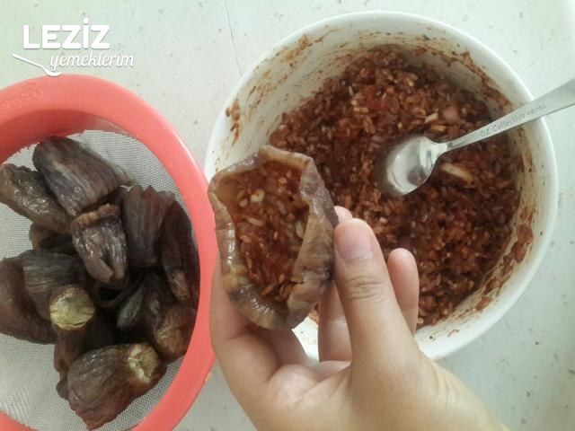 Kuru Patlıcan Dolması