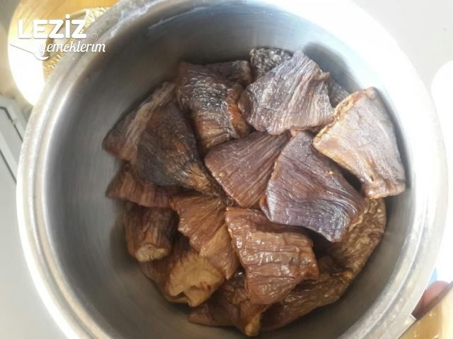 Kuru Patlıcan Dolması