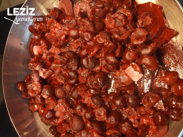 Vişneli Ekşili Pancar Salatası