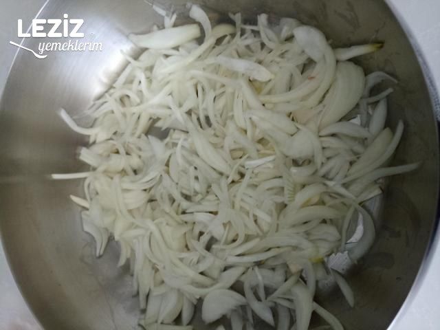 Vişneli Ekşili Pancar Salatası