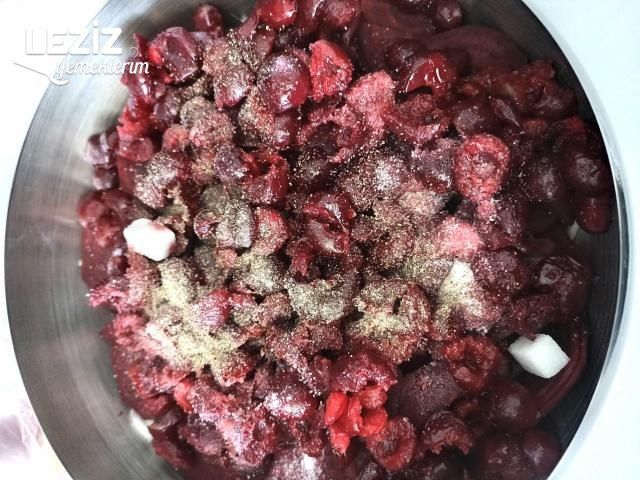 Vişneli Ekşili Pancar Salatası