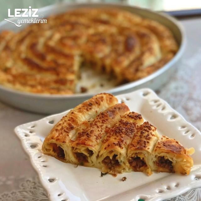 Sodalı Kıymalı Börek Nasıl Yapılır?