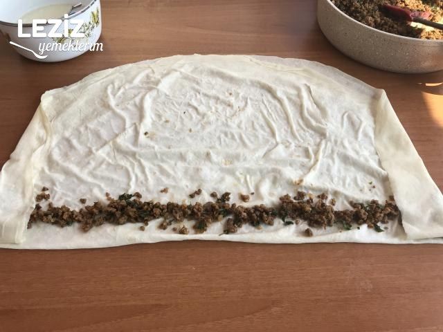 Sodalı Kıymalı Börek Nasıl Yapılır?