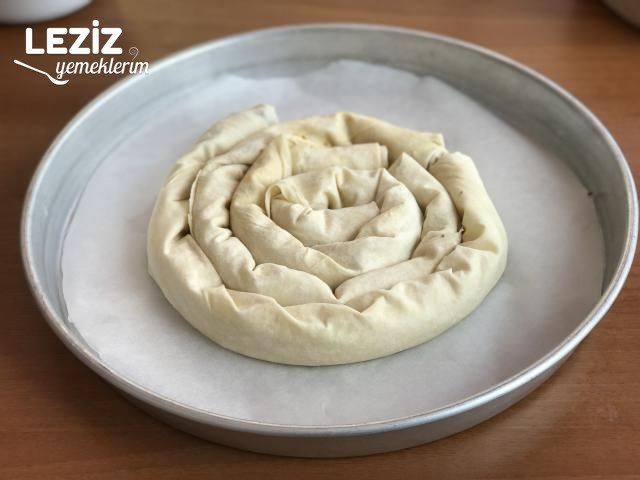 Sodalı Kıymalı Börek Nasıl Yapılır?
