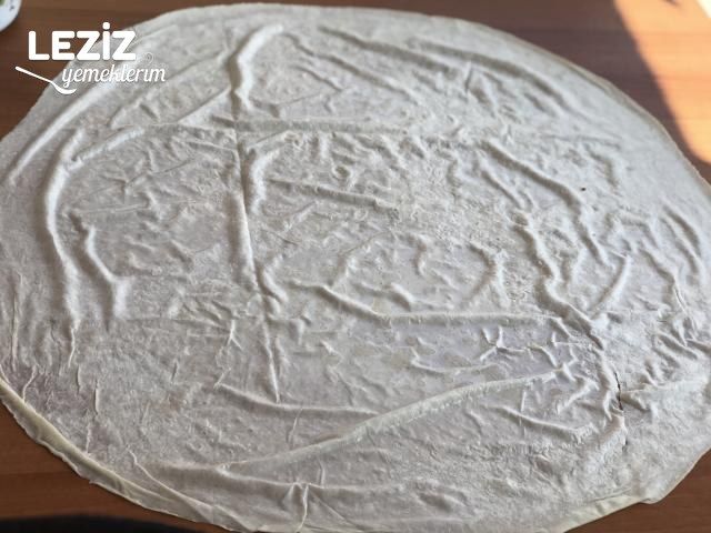 Sodalı Kıymalı Börek Nasıl Yapılır?