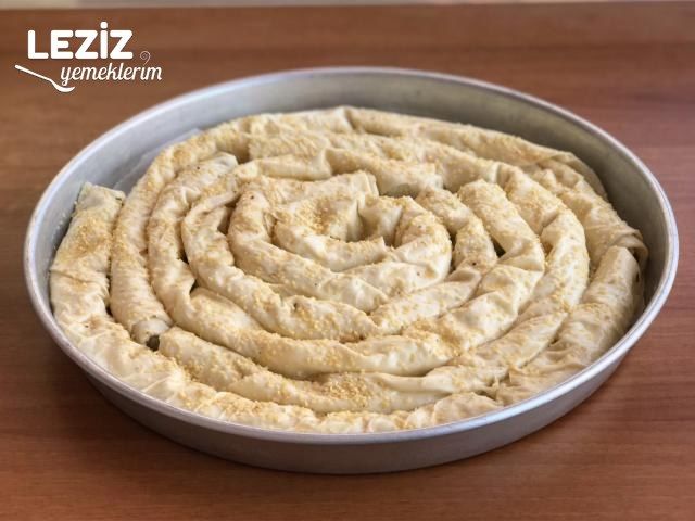 Sodalı Kıymalı Börek Nasıl Yapılır?