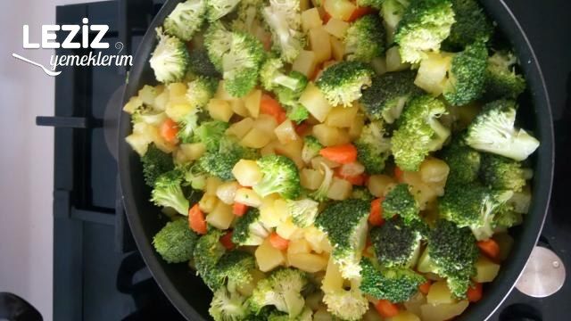 Brokolili Sebze Salatası