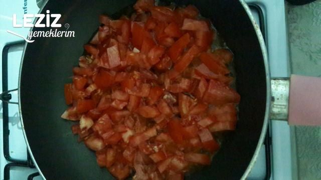 Kaşarlı Menemen Tarifi