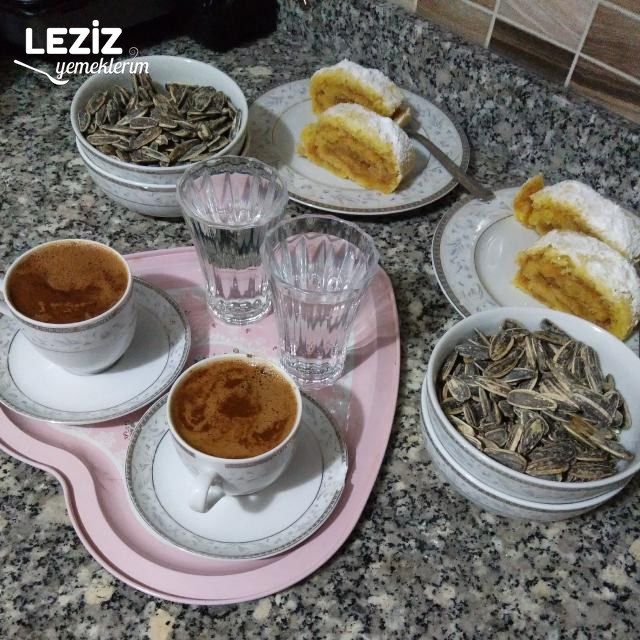 Elmalı Rulo Kek Tarifi Leziz Yemeklerim