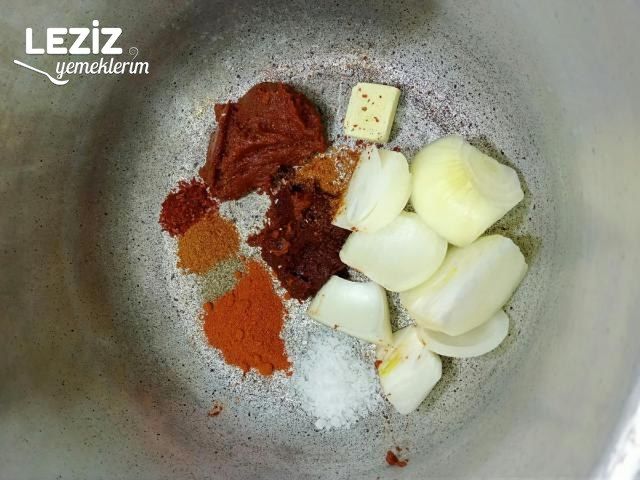 Mercimek Çorbası Tarifi (Lokanta Usulü)