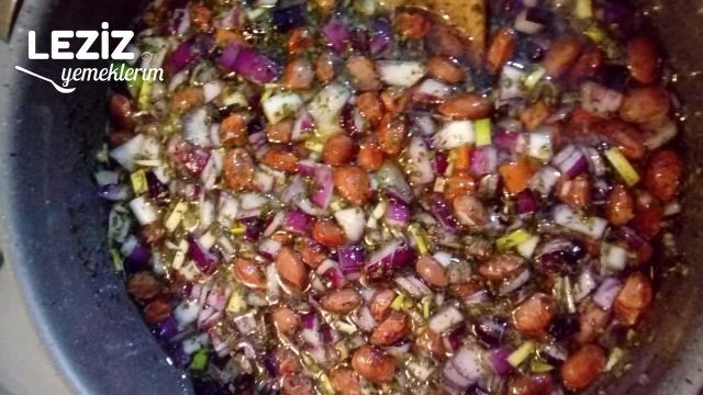Zeytinyağlı Kuru Barbunya Pilaki (3 Dk'da Tabakta)