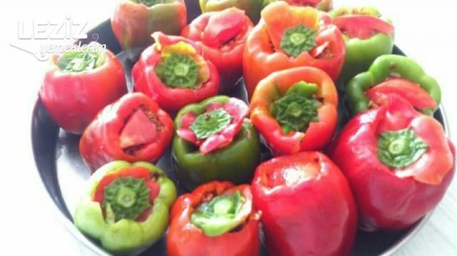 Kahve Aromalı Cevizli Zeytinyağlı Renkli Biber Dolması