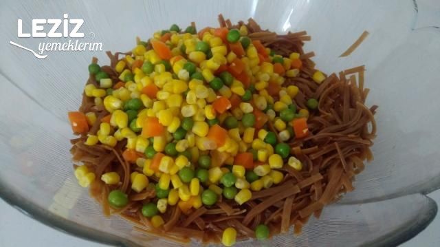 Erişte Salatası Tarifi