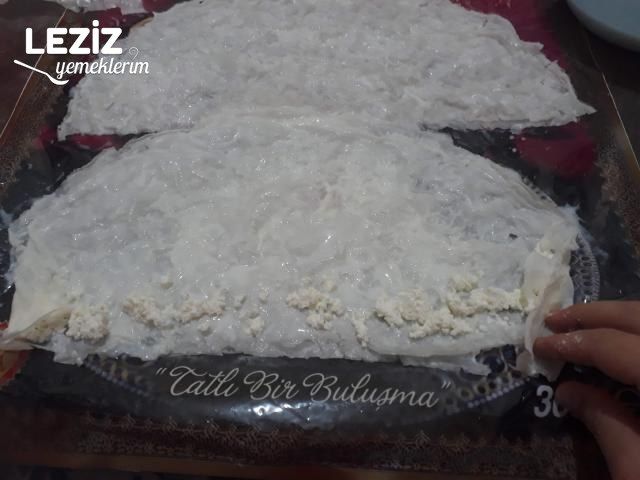 Güllaç Yaprağından Börek Yapımı Tarifi