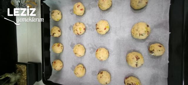 Kuru Domatesli Poğaça Tarifi