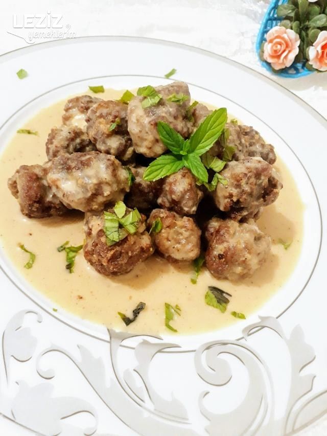 Gravy Soslu İsveç Köfte