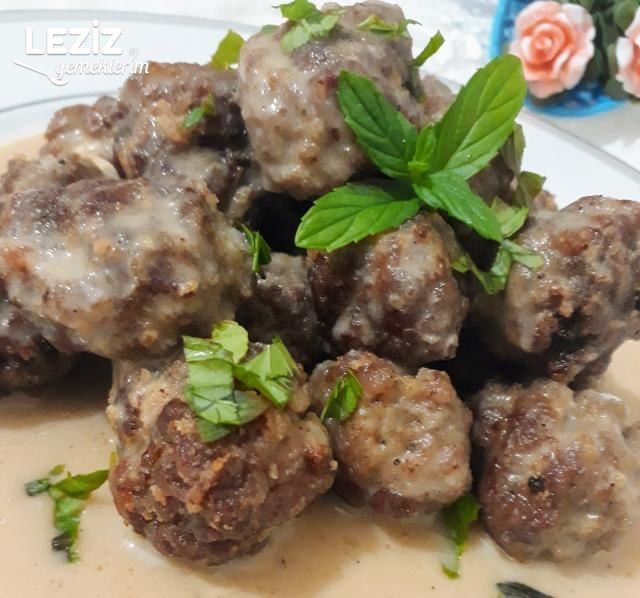Gravy Soslu İsveç Köfte