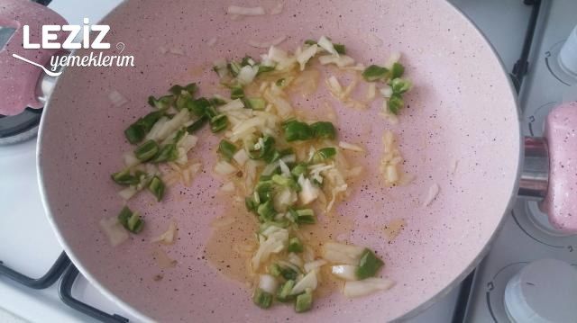 Menemen (Kahvaltı Sofrasının Vazgeçilmezi)