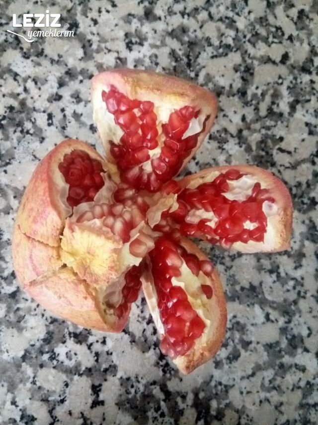 Nar Dökülmeden Nasıl Açılır