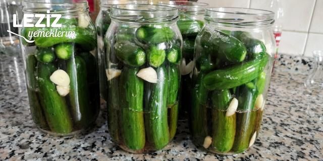 Kaynar Su İle Kütür Kütür Salatalık Turşusu
