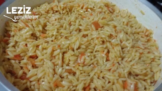 Domatesli Havuçlu Arpa Şehriye Pilavı