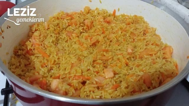 Domatesli Havuçlu Arpa Şehriye Pilavı