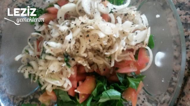 Roka Piyazı (Balık Yanına Enfes Salata)