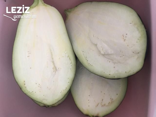 Patlıcan Yatağında Et Sote