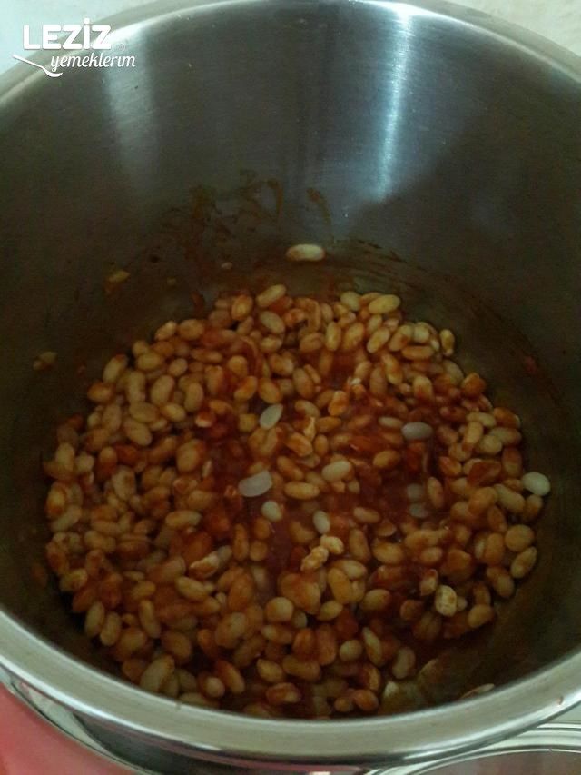 Pastırmalı Kuru Fasulye Tarifi