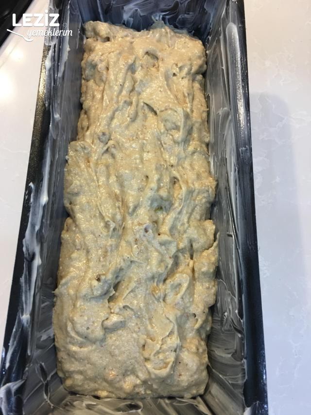 Kuruyemişli Muzlu Kek Tarifi