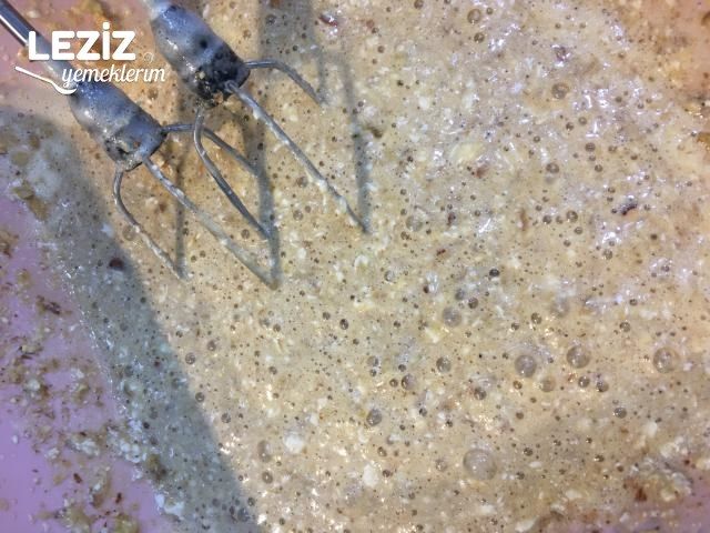 Kuruyemişli Muzlu Kek Tarifi