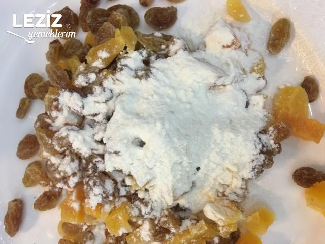 Kuruyemişli Muzlu Kek Tarifi