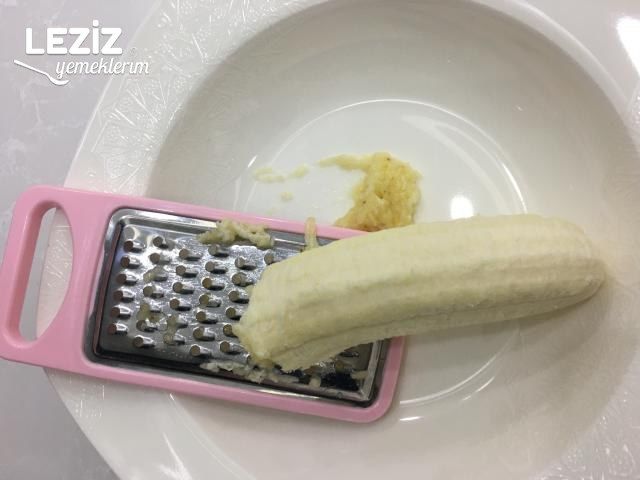 Kuruyemişli Muzlu Kek Tarifi