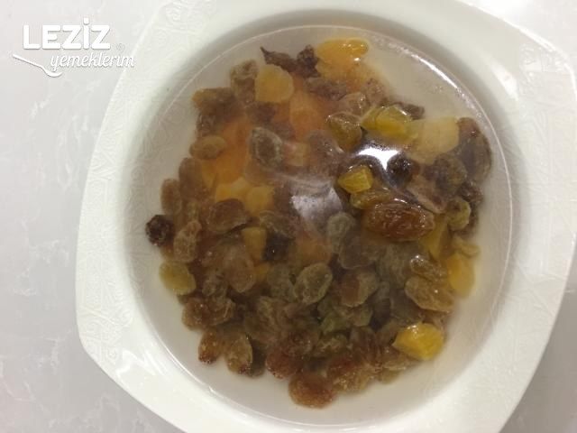 Kuruyemişli Muzlu Kek Tarifi