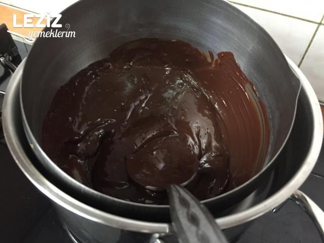 Çikolata Kaplı Muhteşem Kekler