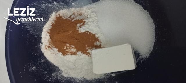 Kırmızı Erikli Turta Tarifi