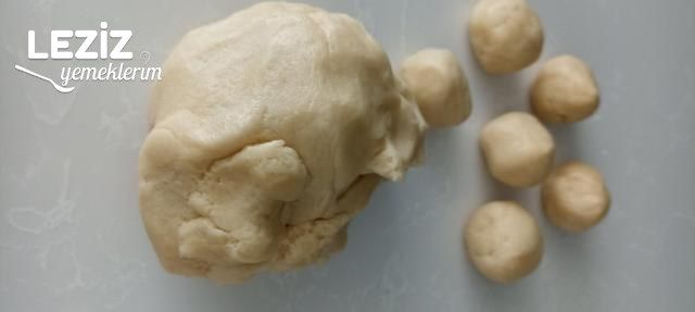 Bayatlamayan Sirkeli Pastane Tuzlusu Nasıl Yapılır