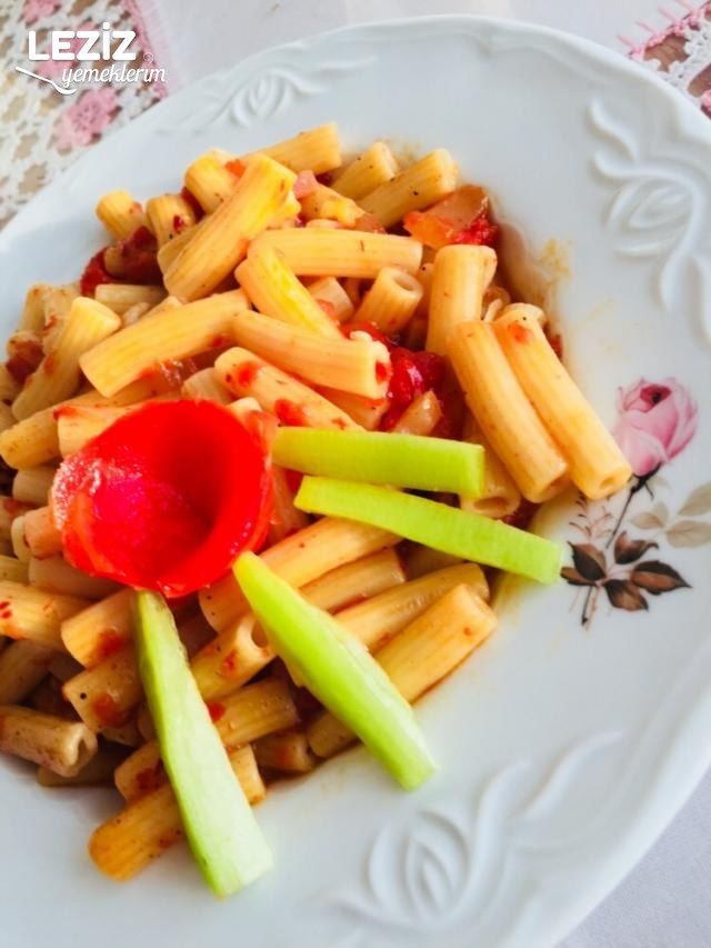 Domates Soslu Makarna