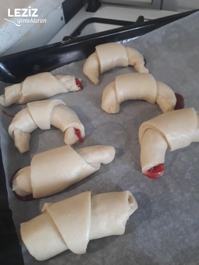 Ahududu Ve Çikolatalı Kruvasan