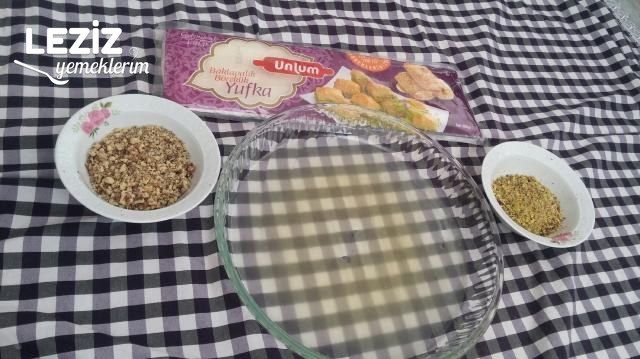 Hazır Yufka İle Kare Baklava