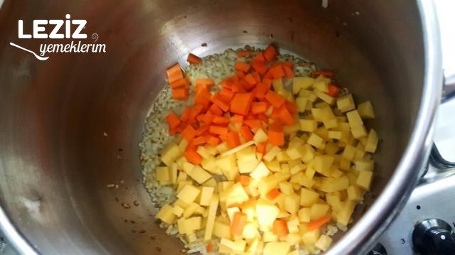 Tam Kıvamında Enfes Sebzeli Mercimek Çorbası