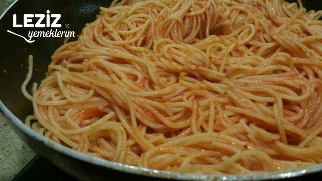 Salçalı Makarna Tarifi