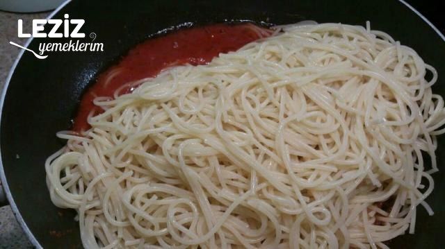 Salçalı Makarna Tarifi