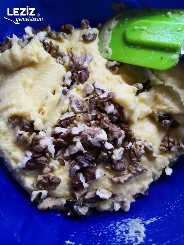 Cevizli Mısır Ekmeği