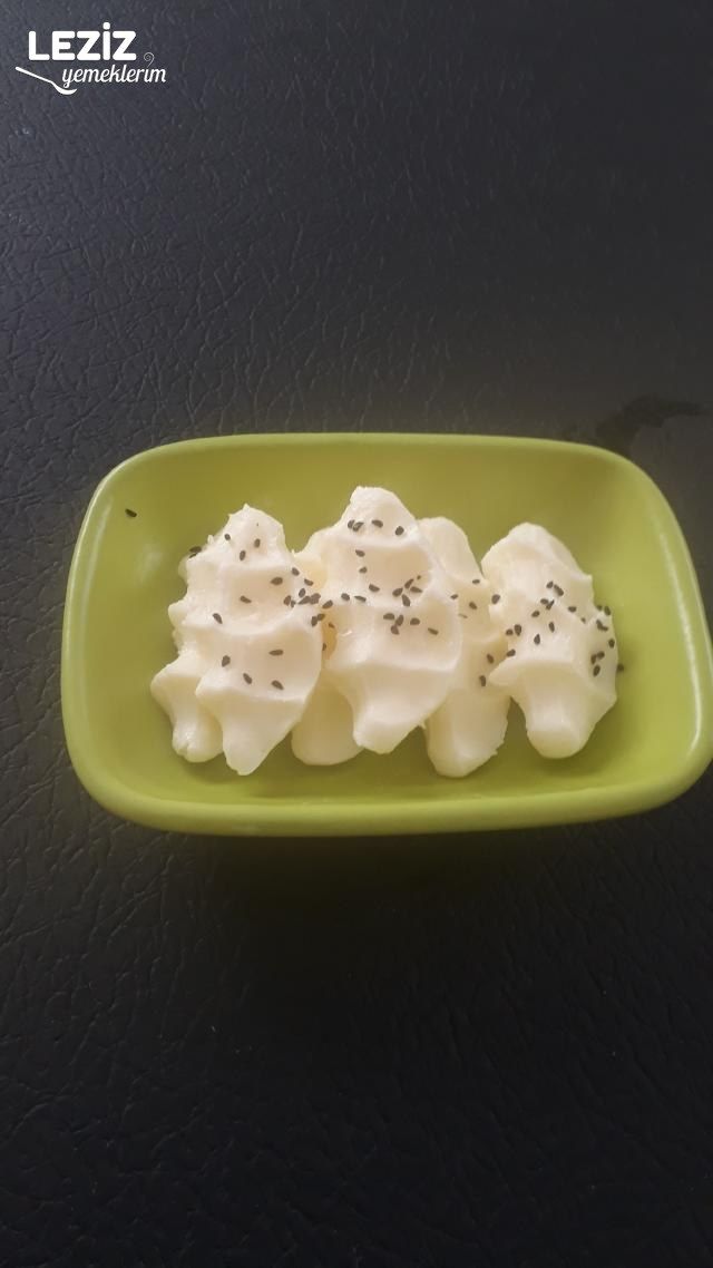 Süt Kaymağından Tereyağı Yapımı (Püf Noktaları İle)