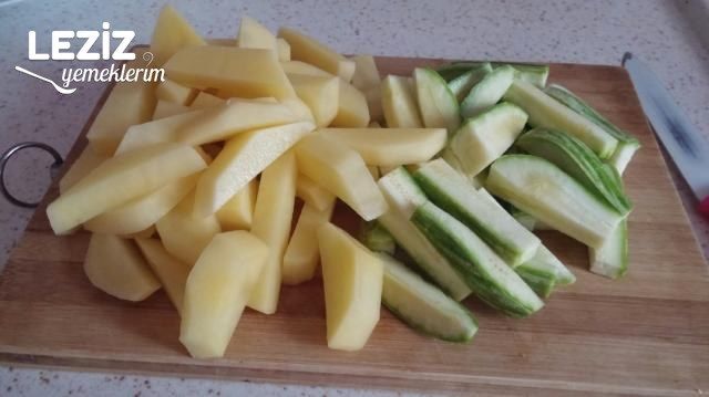 Domates Soslu Karışık Kızartma Tarifi