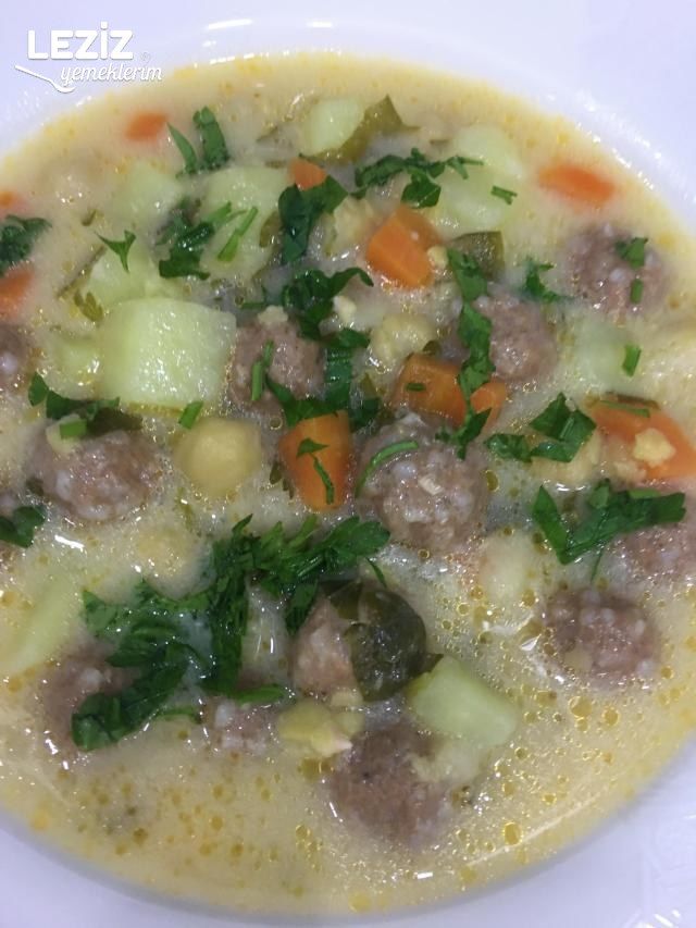 Terbiyeli Dağılmayan Sulu Köfte Yemeği Nasıl Yapılır