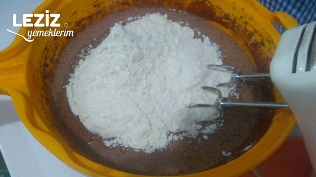 Islak Kek (Püf Noktası İle)